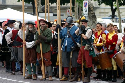 Pikemen ready for action